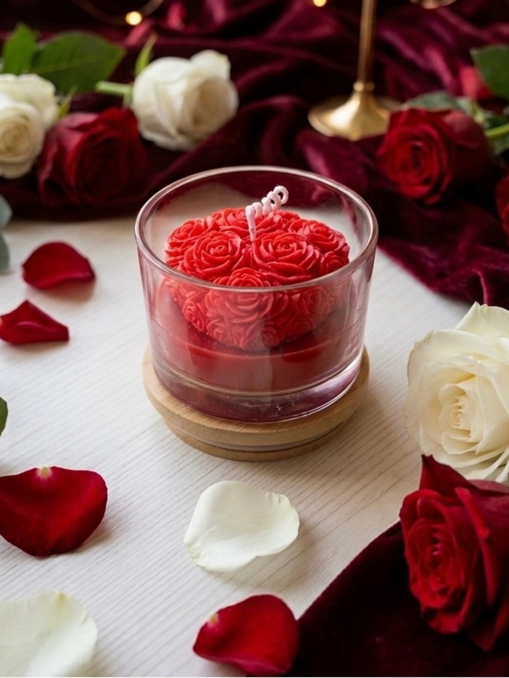 Heart-shaped candle with Japanese Magnolia Scent
